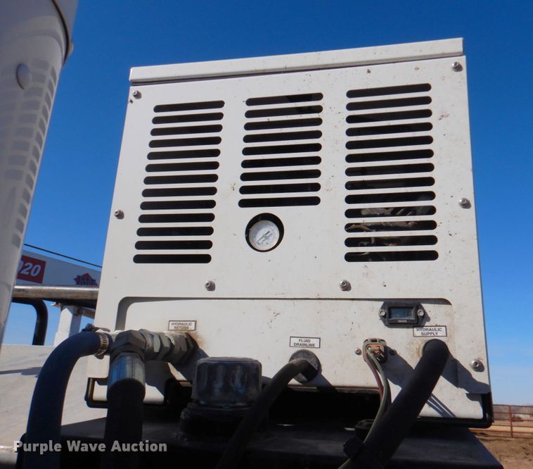 image for item DN1339 2012 Peterbilt 337  utility / service truck