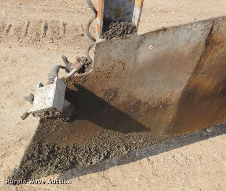 image for item DN1350 Cedarapids CR461RXR  screed