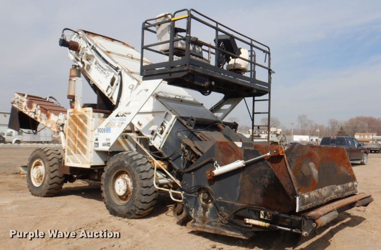 image for item DN1351 Roadtec LTV-1000  shuttle buggy material transfer vehicle