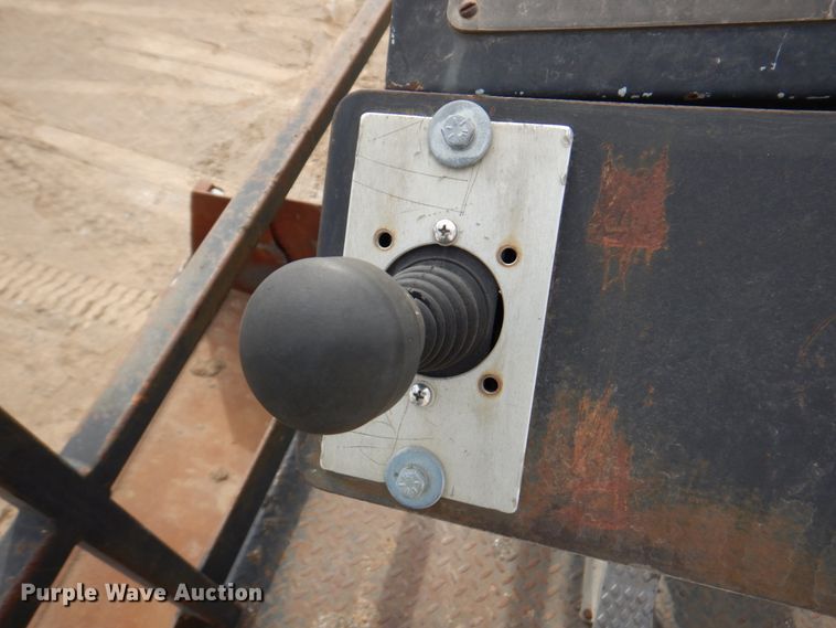 image for item DN1351 Roadtec LTV-1000  shuttle buggy material transfer vehicle