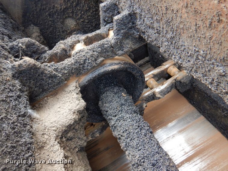 image for item DN1351 Roadtec LTV-1000  shuttle buggy material transfer vehicle