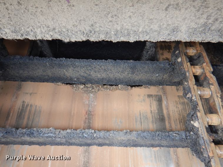 image for item DN1351 Roadtec LTV-1000  shuttle buggy material transfer vehicle