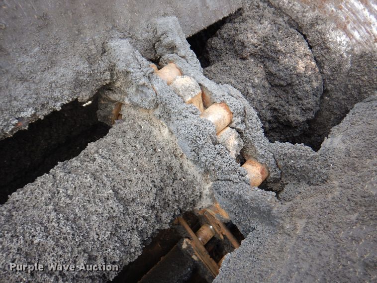 image for item DN1351 Roadtec LTV-1000  shuttle buggy material transfer vehicle