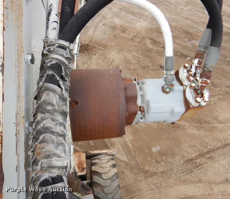 image for item DN1351 Roadtec LTV-1000  shuttle buggy material transfer vehicle