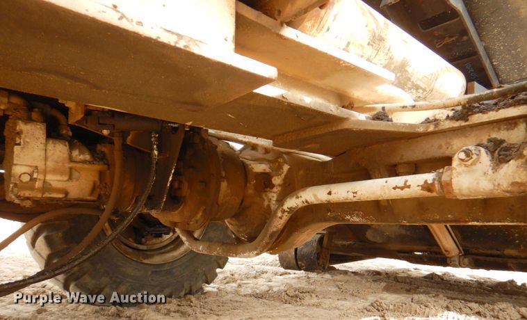 image for item DN1351 Roadtec LTV-1000  shuttle buggy material transfer vehicle