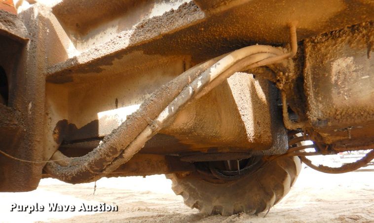 image for item DN1351 Roadtec LTV-1000  shuttle buggy material transfer vehicle