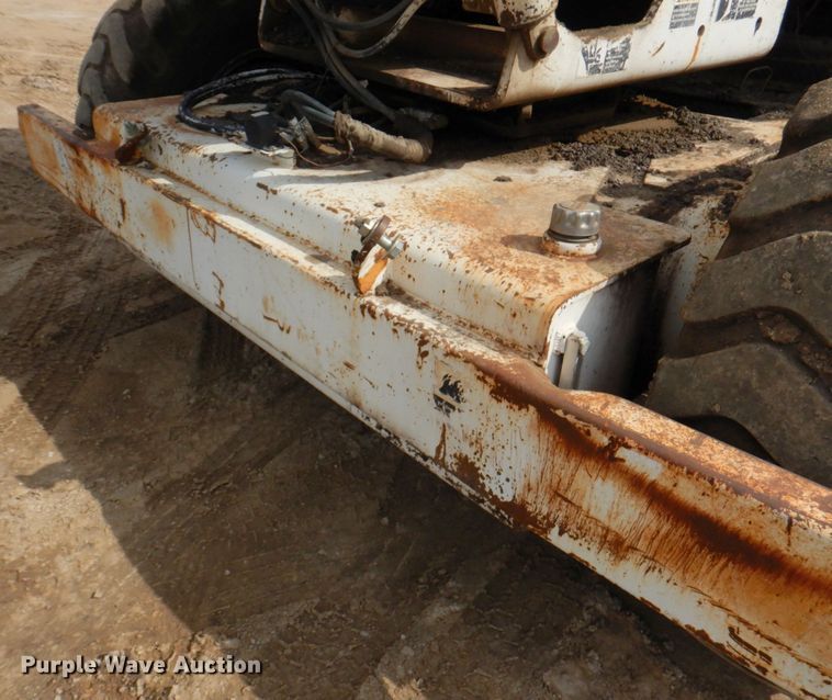 image for item DN1351 Roadtec LTV-1000  shuttle buggy material transfer vehicle