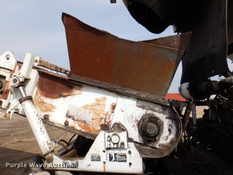 image for item DN1351 Roadtec LTV-1000  shuttle buggy material transfer vehicle