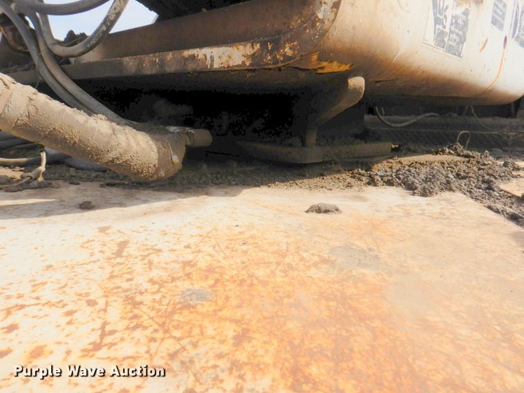 image for item DN1351 Roadtec LTV-1000  shuttle buggy material transfer vehicle