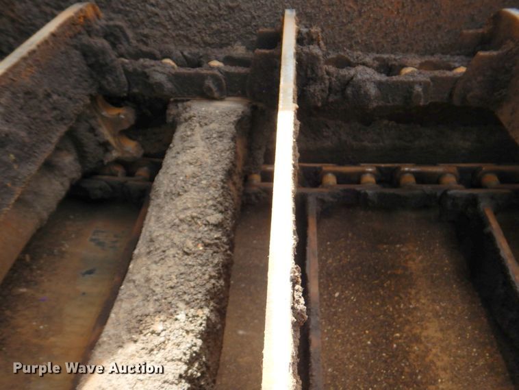 image for item DN1351 Roadtec LTV-1000  shuttle buggy material transfer vehicle