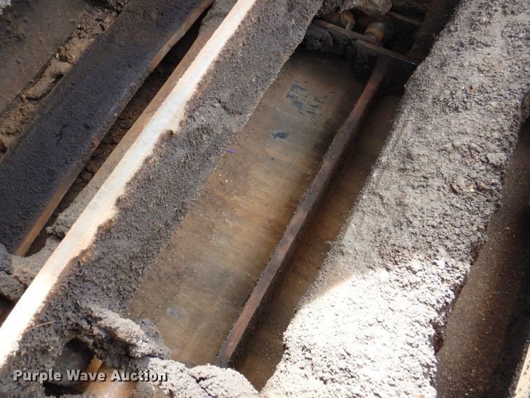 image for item DN1351 Roadtec LTV-1000  shuttle buggy material transfer vehicle