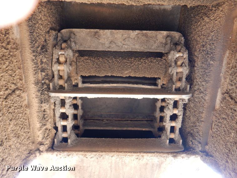 image for item DN1351 Roadtec LTV-1000  shuttle buggy material transfer vehicle