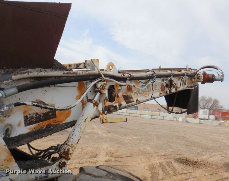 image for item DN1351 Roadtec LTV-1000  shuttle buggy material transfer vehicle