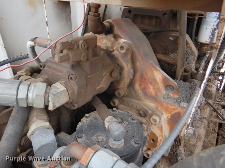 image for item DN1351 Roadtec LTV-1000  shuttle buggy material transfer vehicle