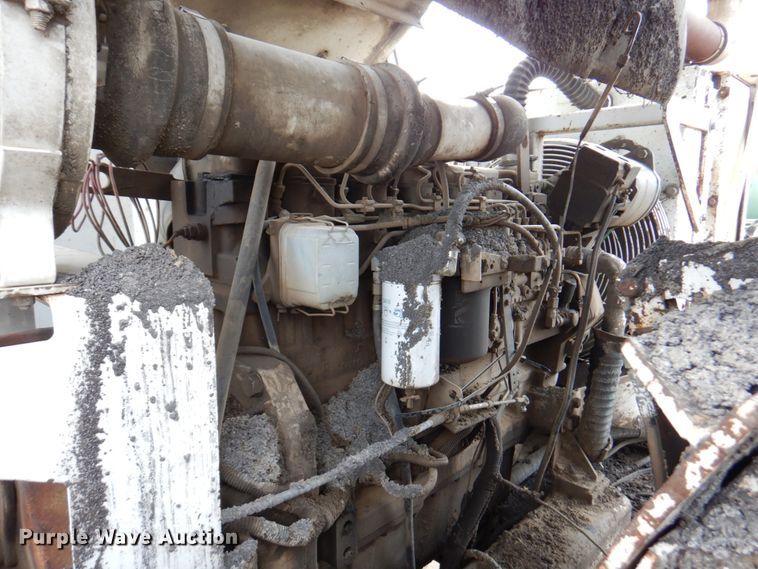 image for item DN1351 Roadtec LTV-1000  shuttle buggy material transfer vehicle