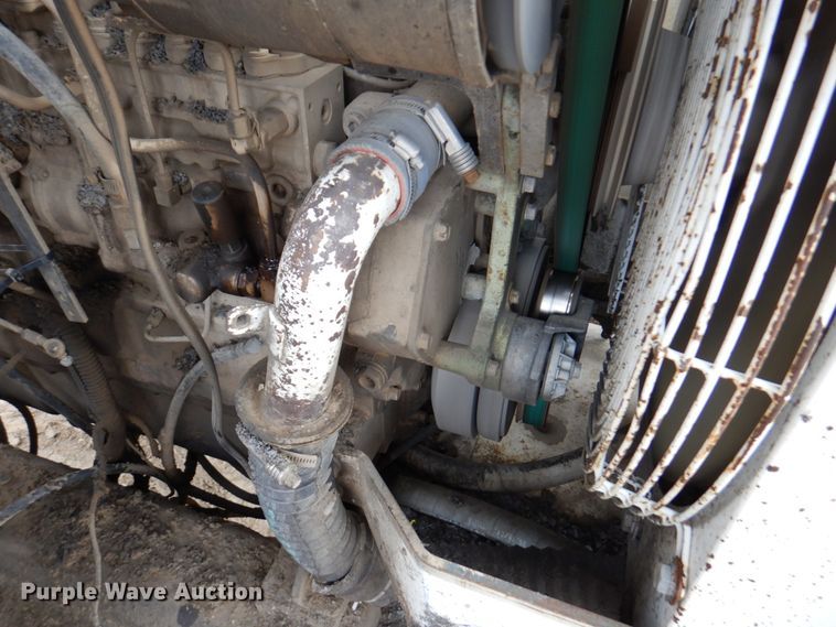 image for item DN1351 Roadtec LTV-1000  shuttle buggy material transfer vehicle