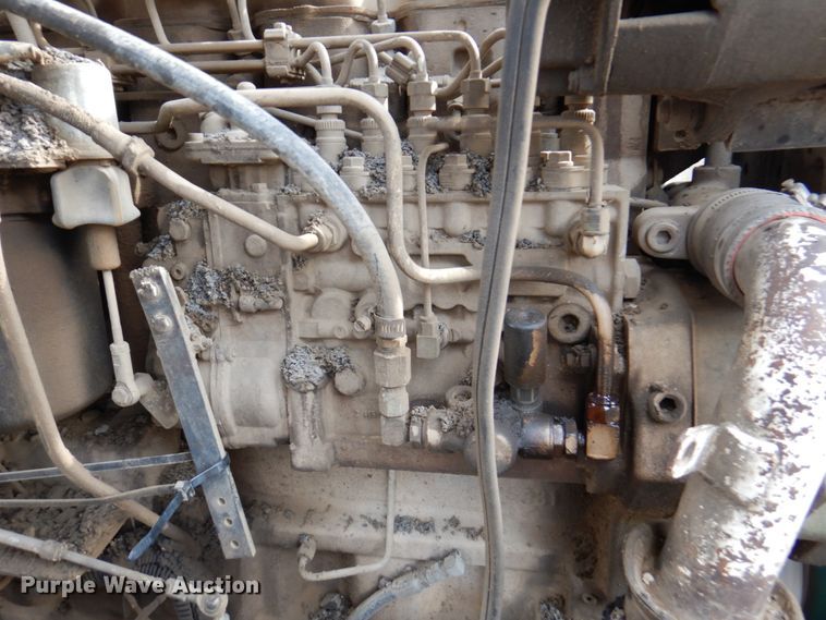 image for item DN1351 Roadtec LTV-1000  shuttle buggy material transfer vehicle