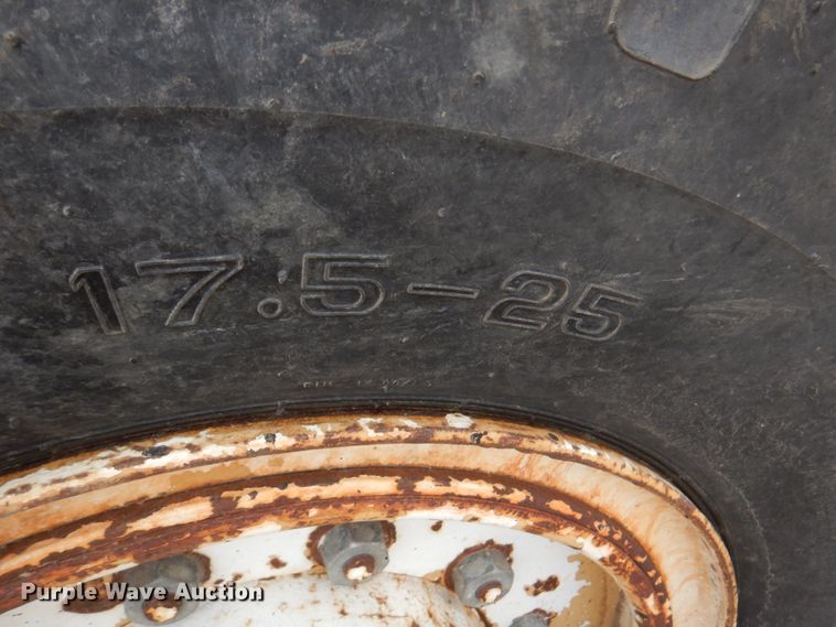 image for item DN1351 Roadtec LTV-1000  shuttle buggy material transfer vehicle