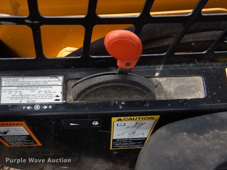 image for item DN1375 2007 John Deere 325  skid steer loader