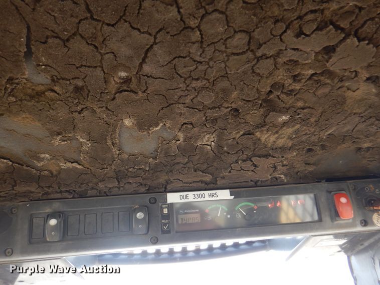 image for item DN1375 2007 John Deere 325  skid steer loader