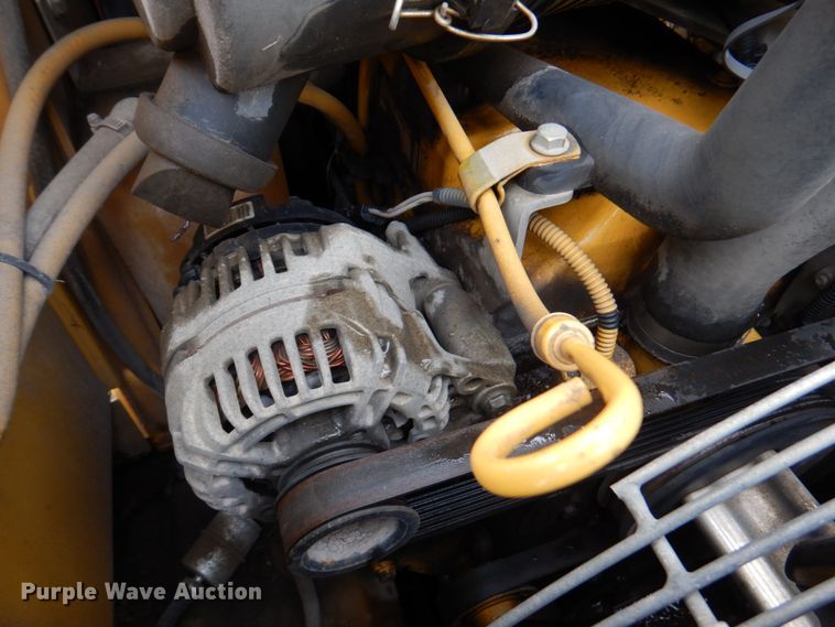 image for item DN1375 2007 John Deere 325  skid steer loader