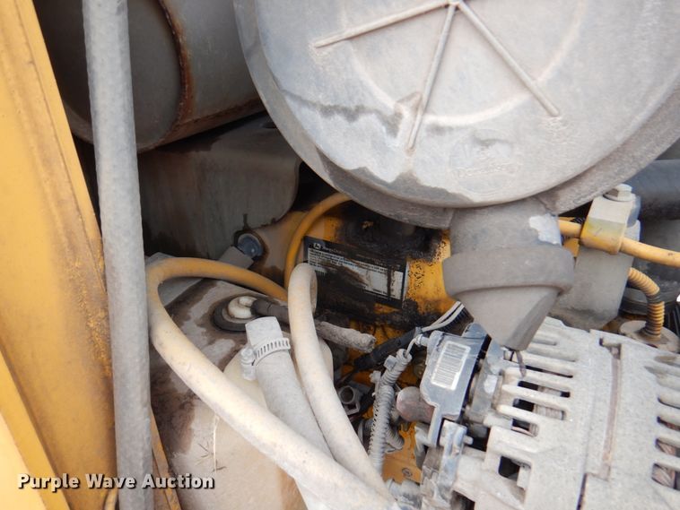 image for item DN1375 2007 John Deere 325  skid steer loader