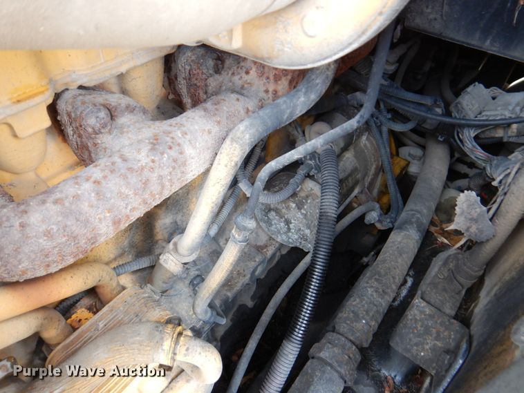 image for item DN1375 2007 John Deere 325  skid steer loader