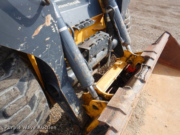 image for item DN1397 John Deere 332G  skid steer loader
