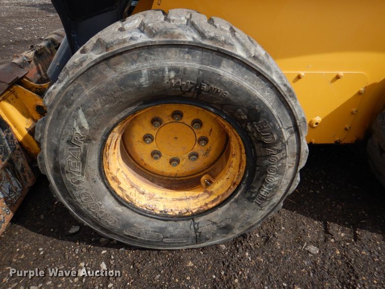 image for item DN1397 John Deere 332G  skid steer loader