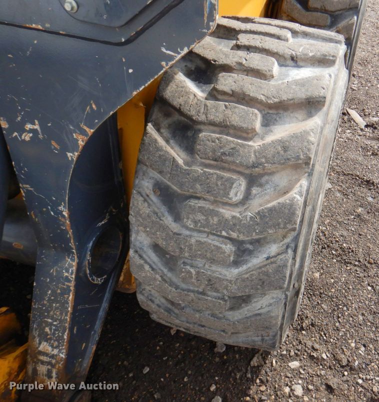image for item DN1397 John Deere 332G  skid steer loader