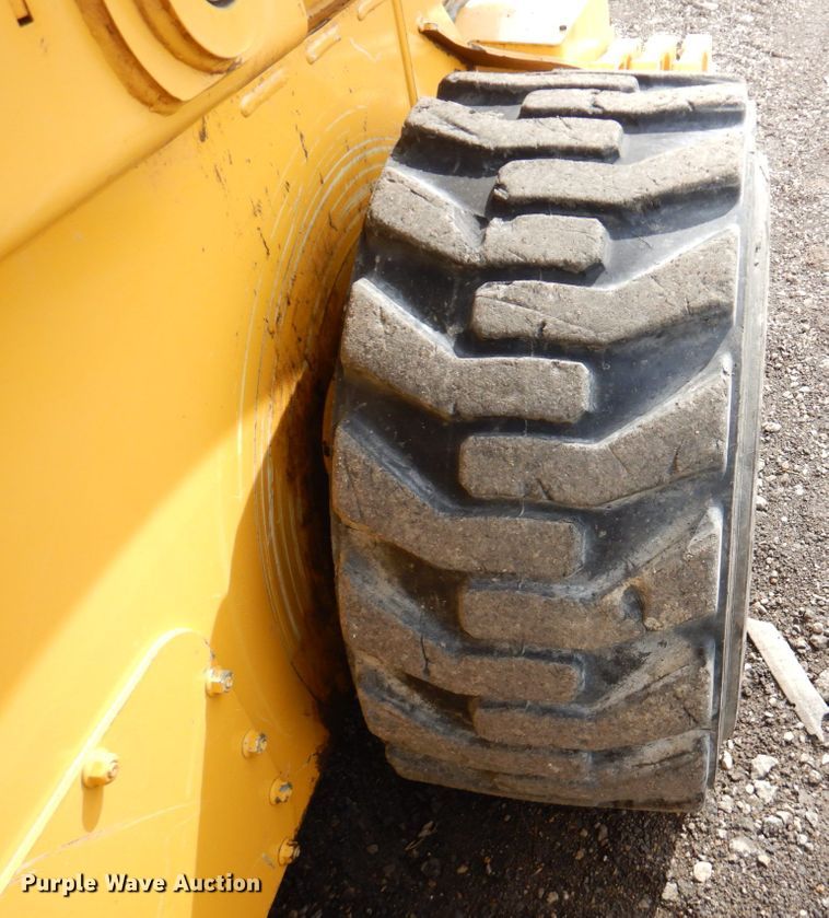 image for item DN1397 John Deere 332G  skid steer loader