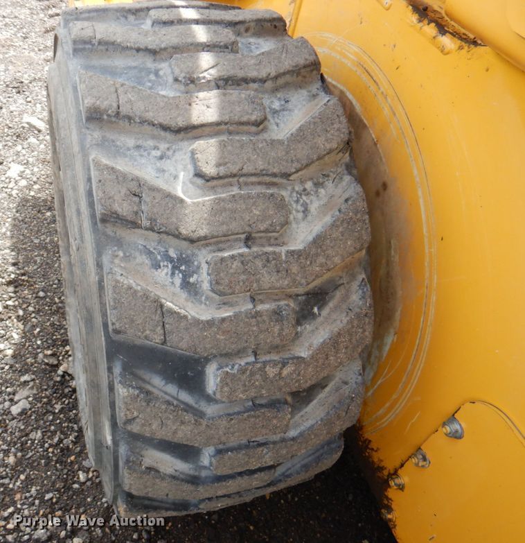 image for item DN1397 John Deere 332G  skid steer loader