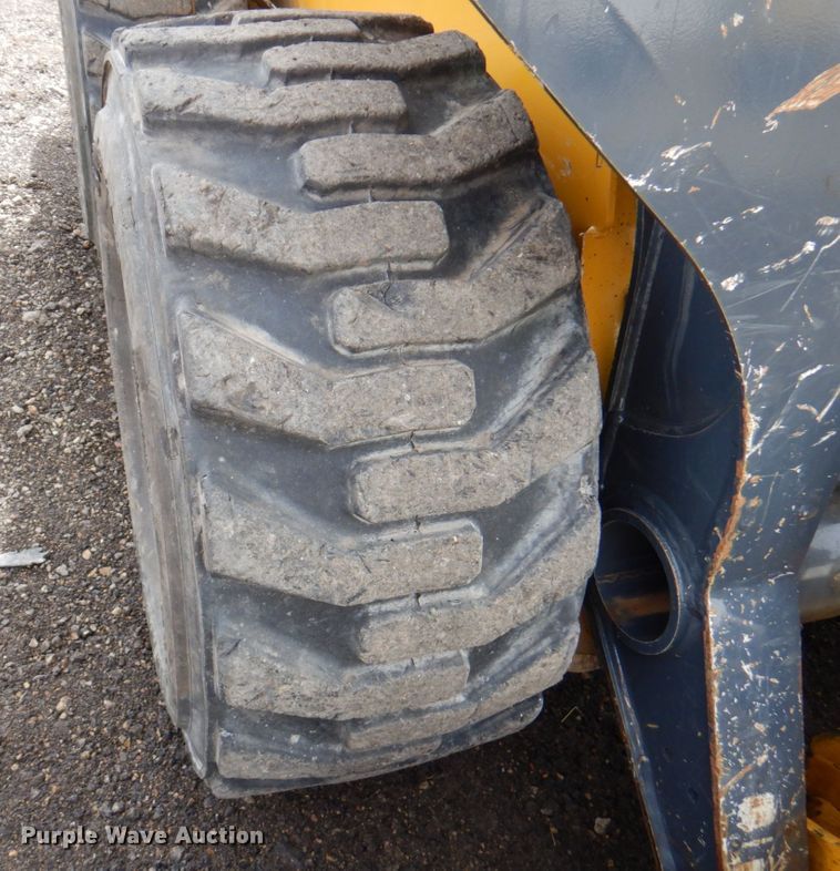 image for item DN1397 John Deere 332G  skid steer loader