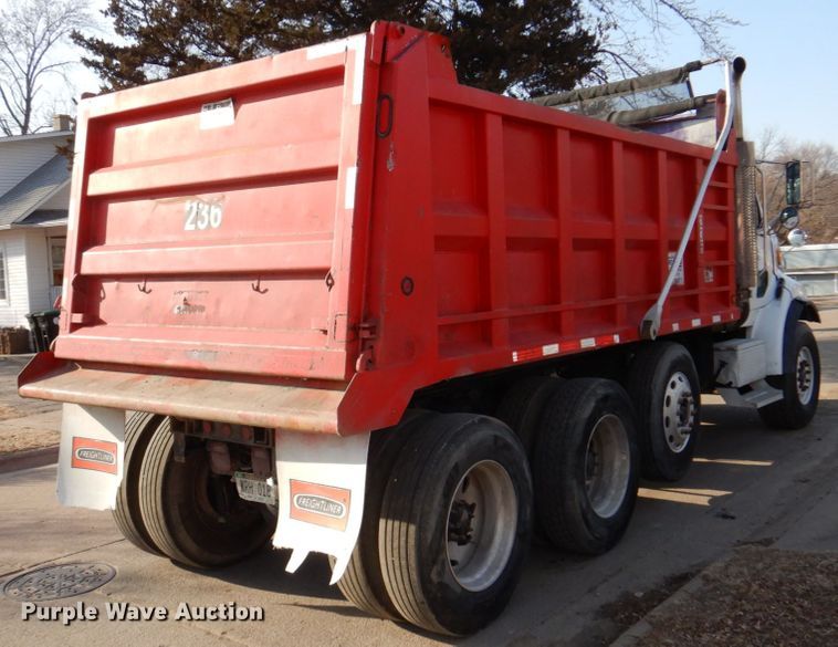 image for item DN7266 2007 Sterling L9500  dump truck