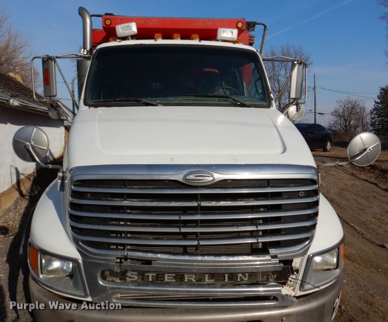 image for item DN7266 2007 Sterling L9500  dump truck