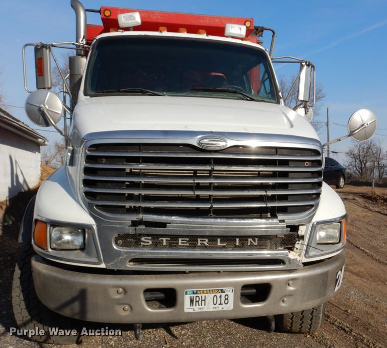 image for item DN7266 2007 Sterling L9500  dump truck