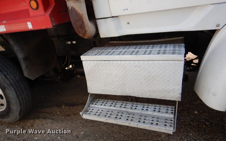 image for item DN7266 2007 Sterling L9500  dump truck