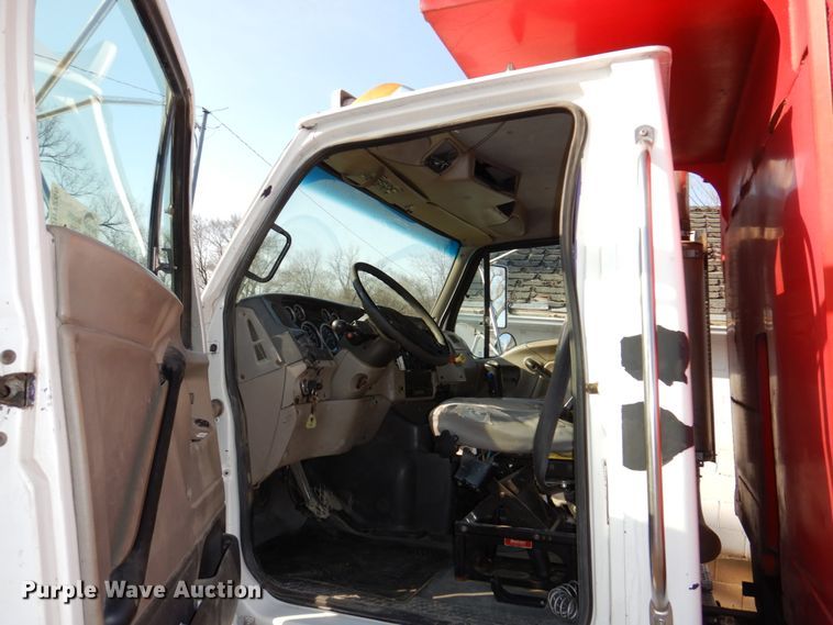 image for item DN7266 2007 Sterling L9500  dump truck