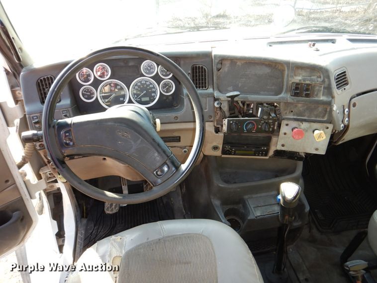 image for item DN7266 2007 Sterling L9500  dump truck