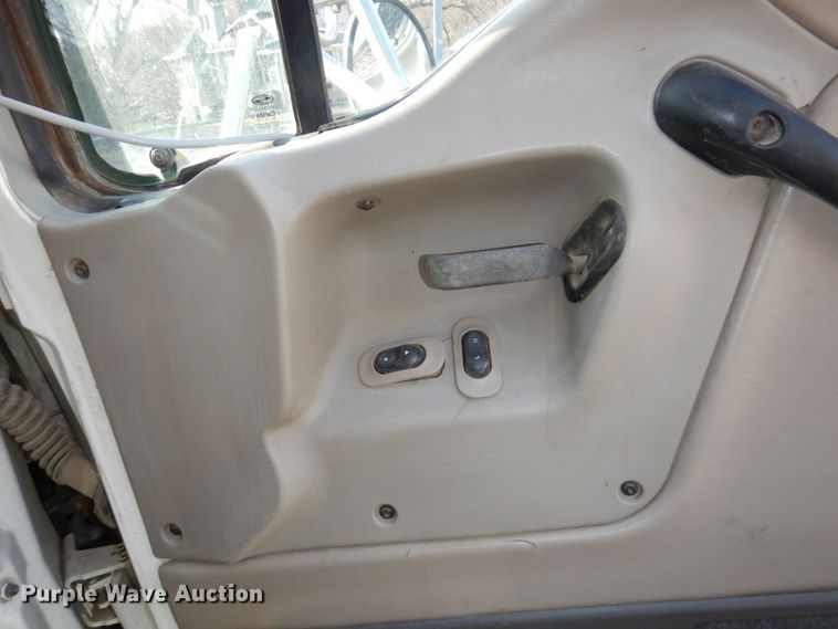 image for item DN7266 2007 Sterling L9500  dump truck