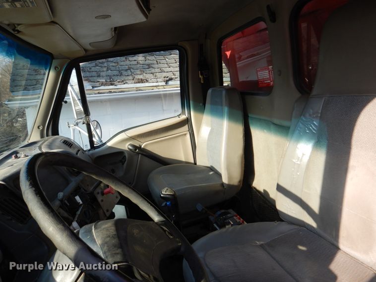 image for item DN7266 2007 Sterling L9500  dump truck