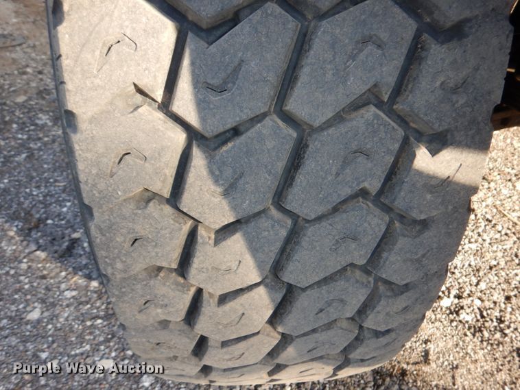 image for item DN7266 2007 Sterling L9500  dump truck