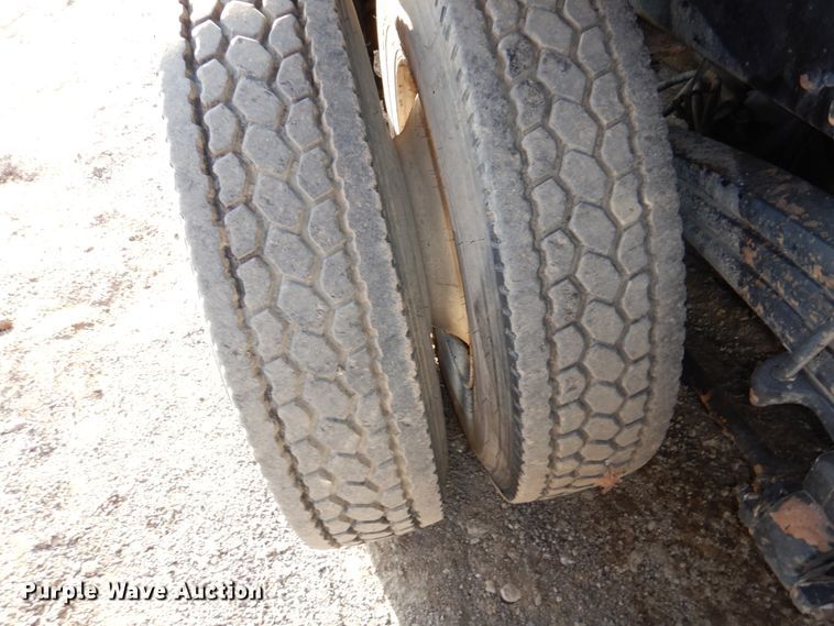 image for item DN7266 2007 Sterling L9500  dump truck