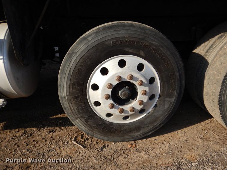 image for item DN7266 2007 Sterling L9500  dump truck