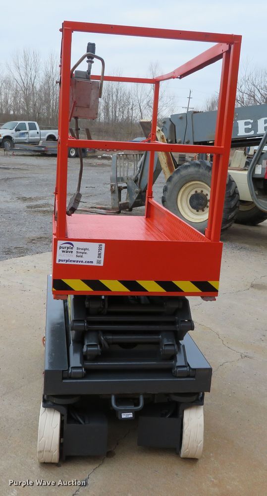 image for item DN7926 1995 Skyjack SJM3219  scissor lift