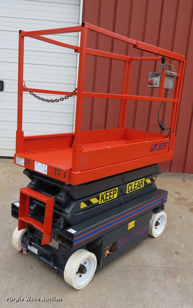 image for item DN7926 1995 Skyjack SJM3219  scissor lift