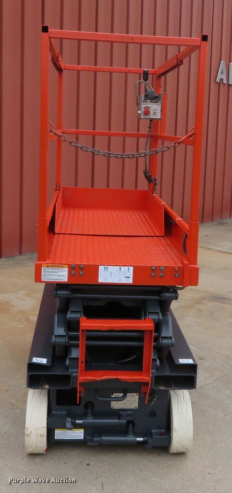 image for item DN7926 1995 Skyjack SJM3219  scissor lift
