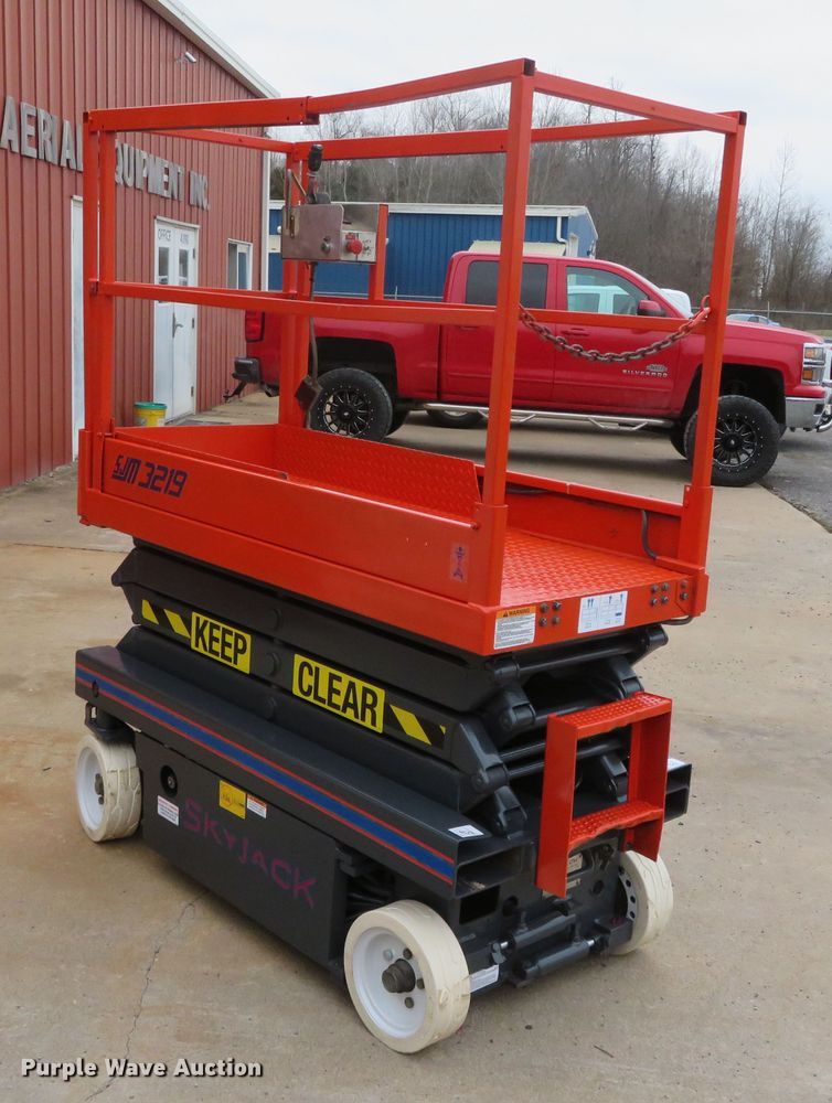 image for item DN7926 1995 Skyjack SJM3219  scissor lift