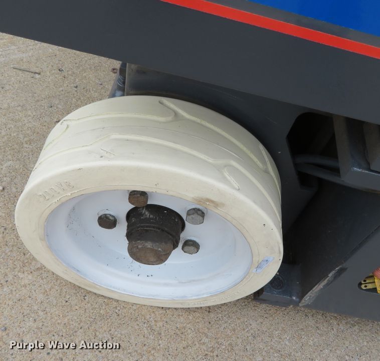 image for item DN7926 1995 Skyjack SJM3219  scissor lift