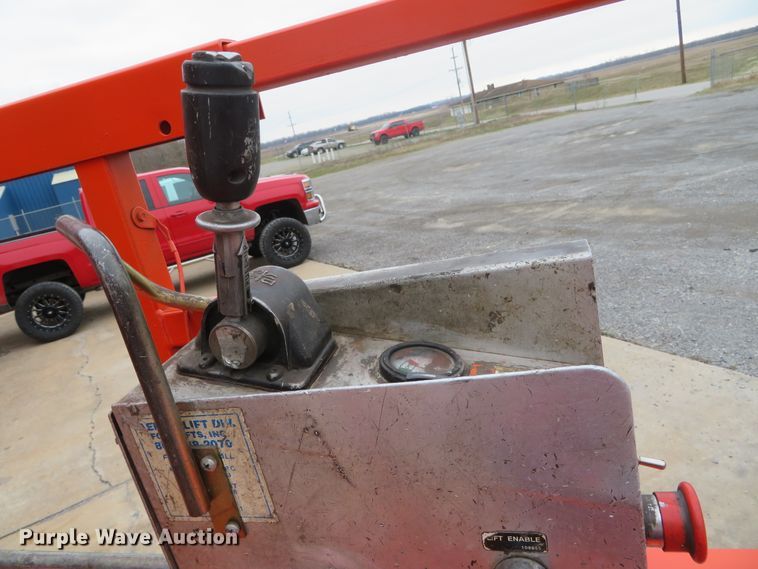 image for item DN7926 1995 Skyjack SJM3219  scissor lift